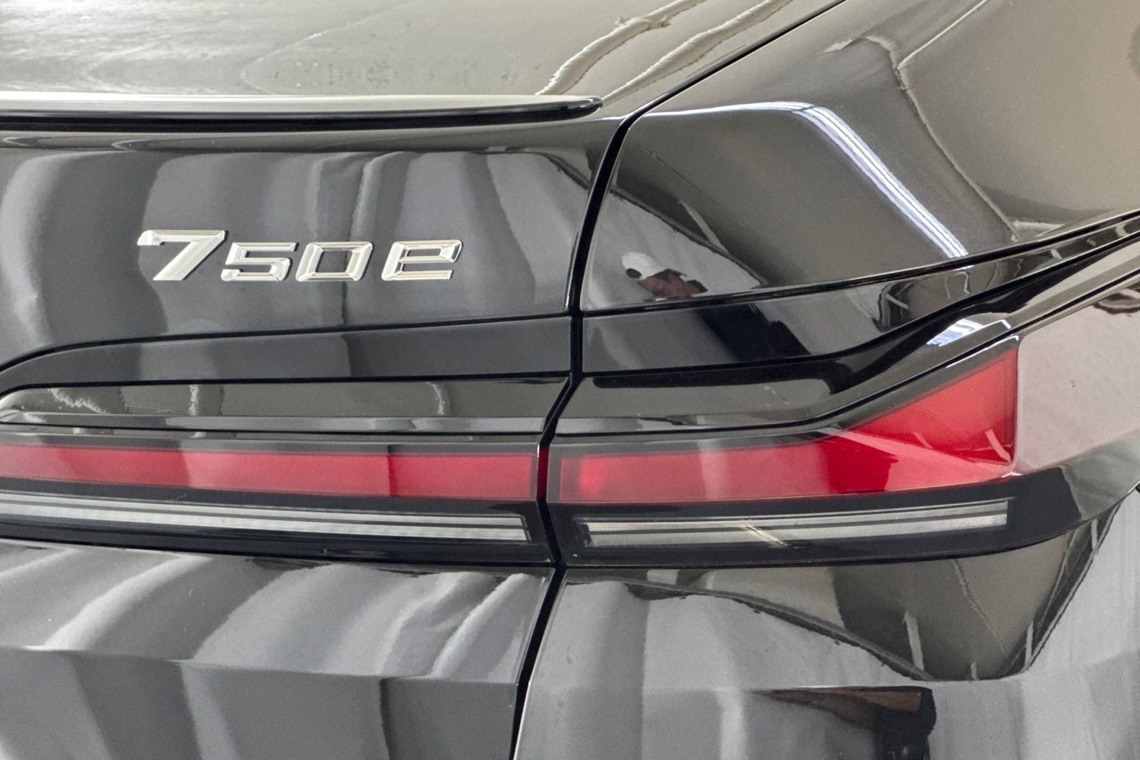 New 2026 BMW 750e xDrive w/ Premium Package AWD/4WD image 25