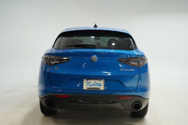 New 2025 Alfa Romeo Stelvio Sprint image 6