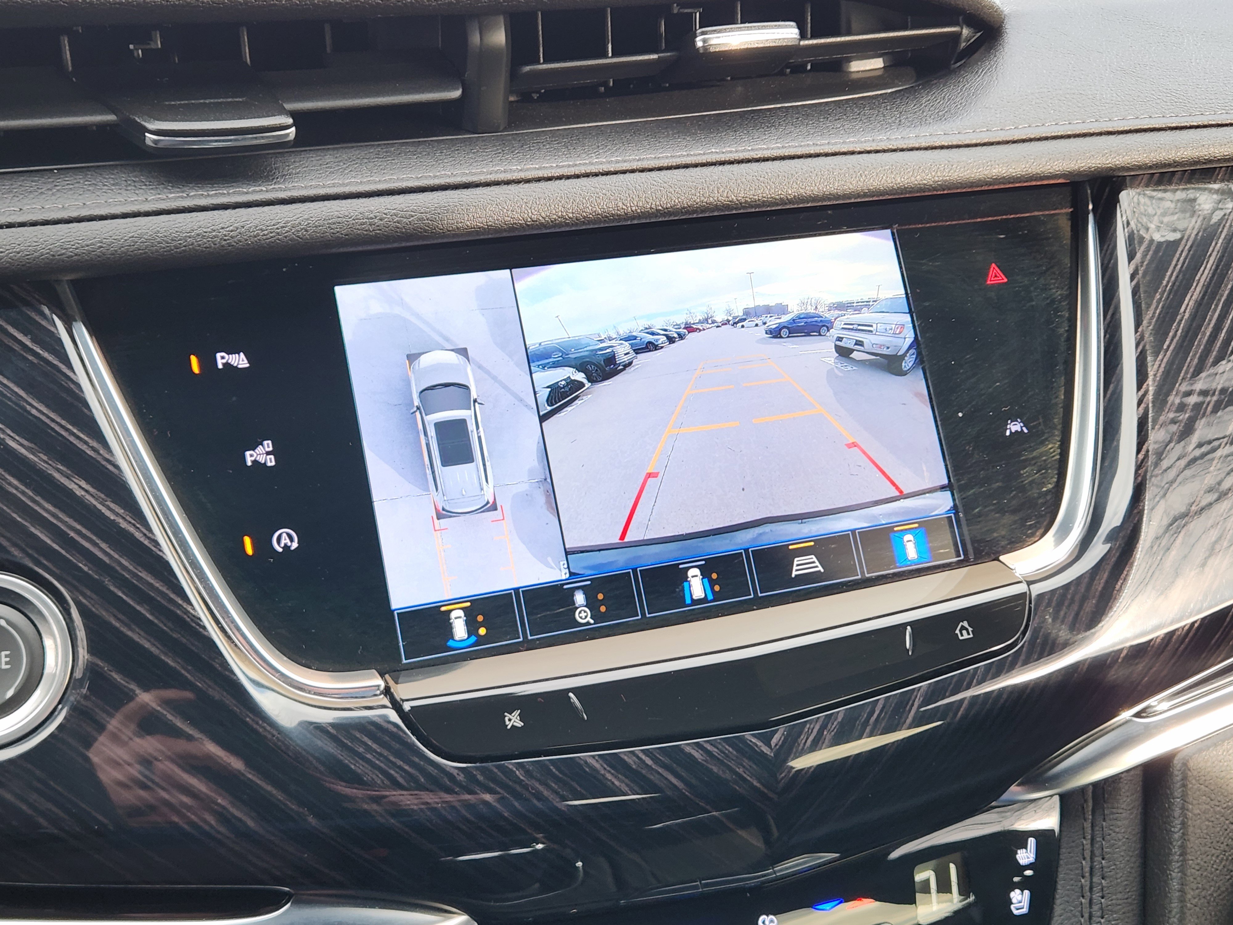 Used 2023 Cadillac XT6 Premium Luxury w/ Technology Package image 22