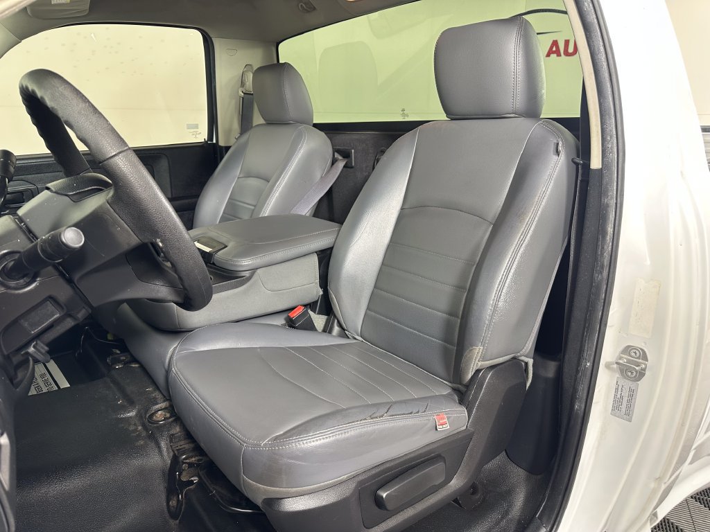 Used 2016 RAM 3500 Tradesman RWD image 38