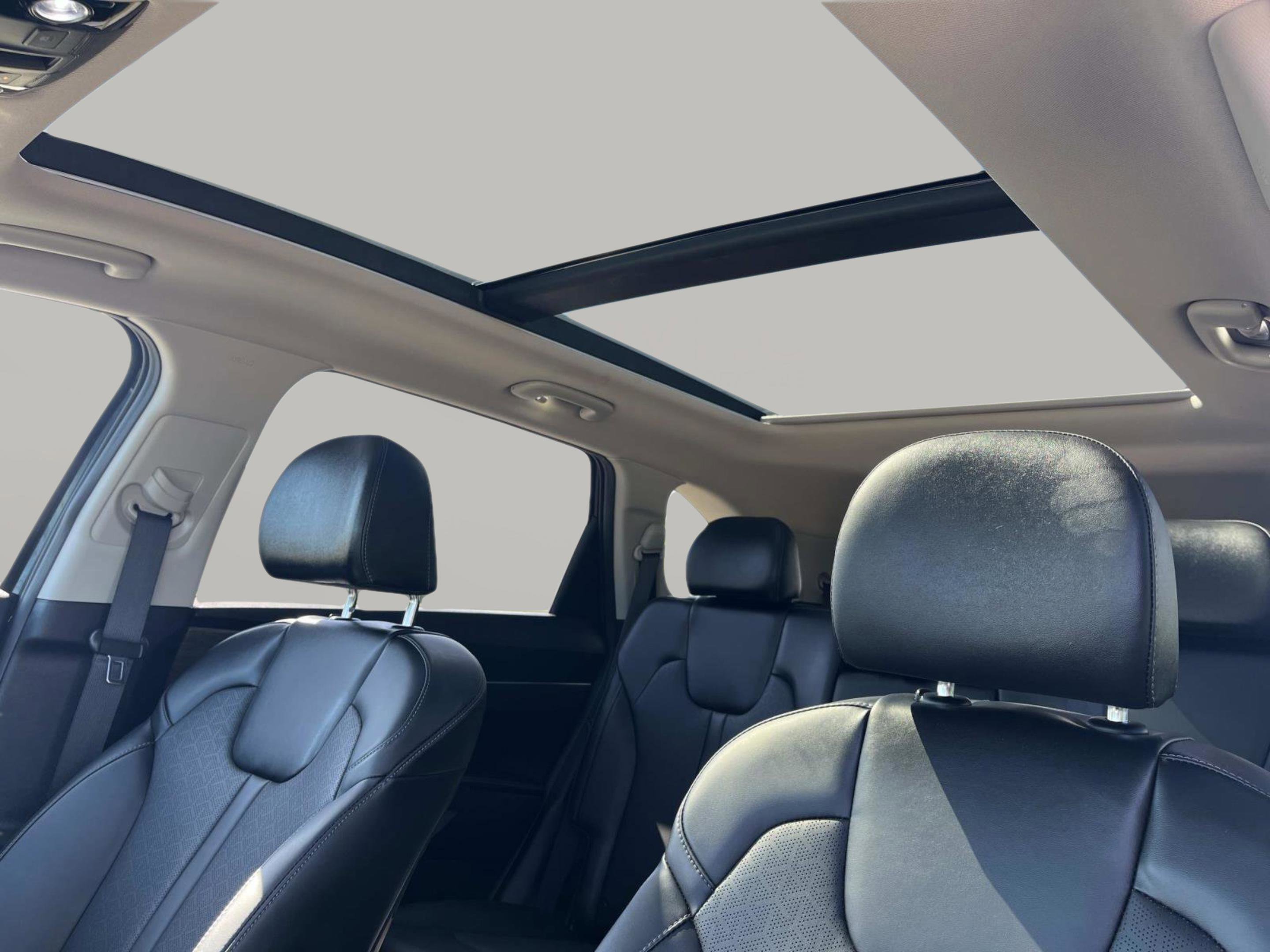 Used 2023 Kia Sorento S w/ Panoramic Sunroof Package AWD/4WD image 34