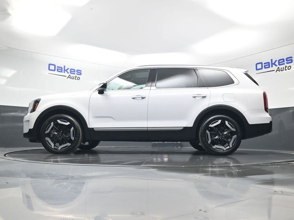 Certified 2024 Kia Telluride S w/ S Sunroof Package image 44