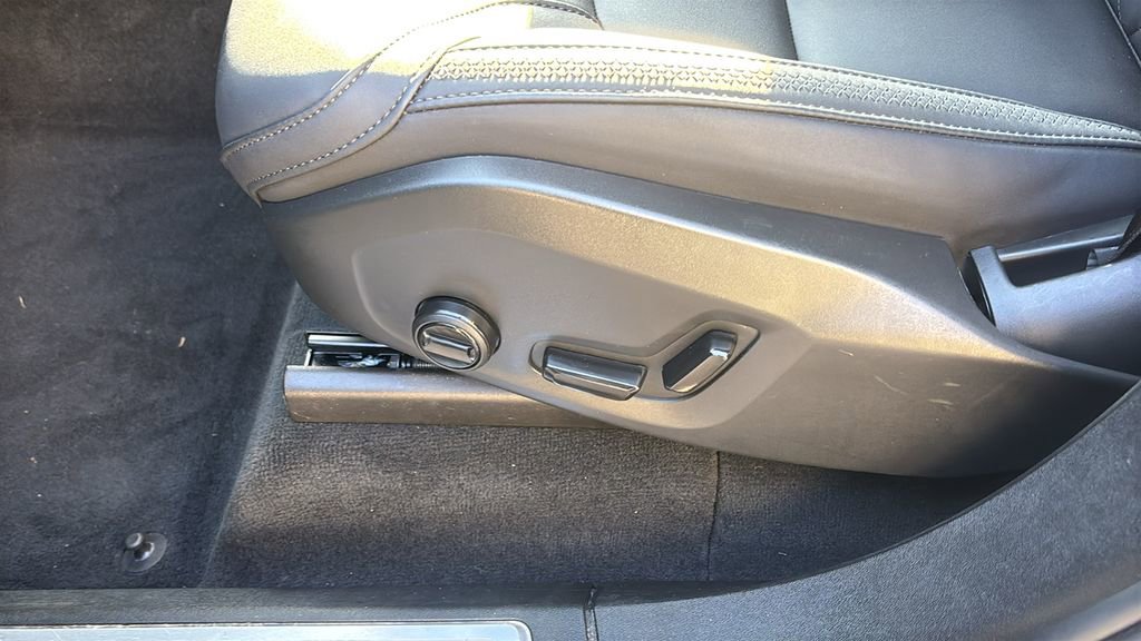 Certified 2025 Volvo XC90 B6 Plus AWD/4WD image 25