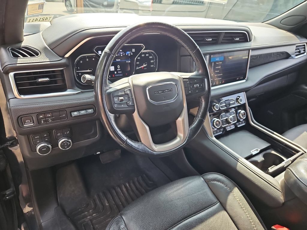Used 2021 GMC Yukon XL Denali w/ Advanced Technology Package AWD/4WD image 13