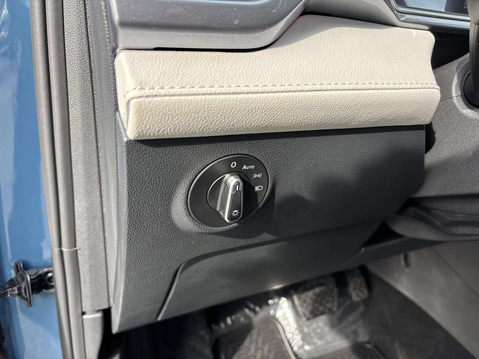 New 2026 Volkswagen Taos SEL AWD/4WD image 14