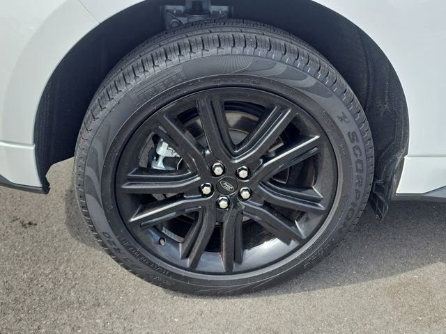 Certified 2024 Ford Edge ST-Line AWD/4WD image 5