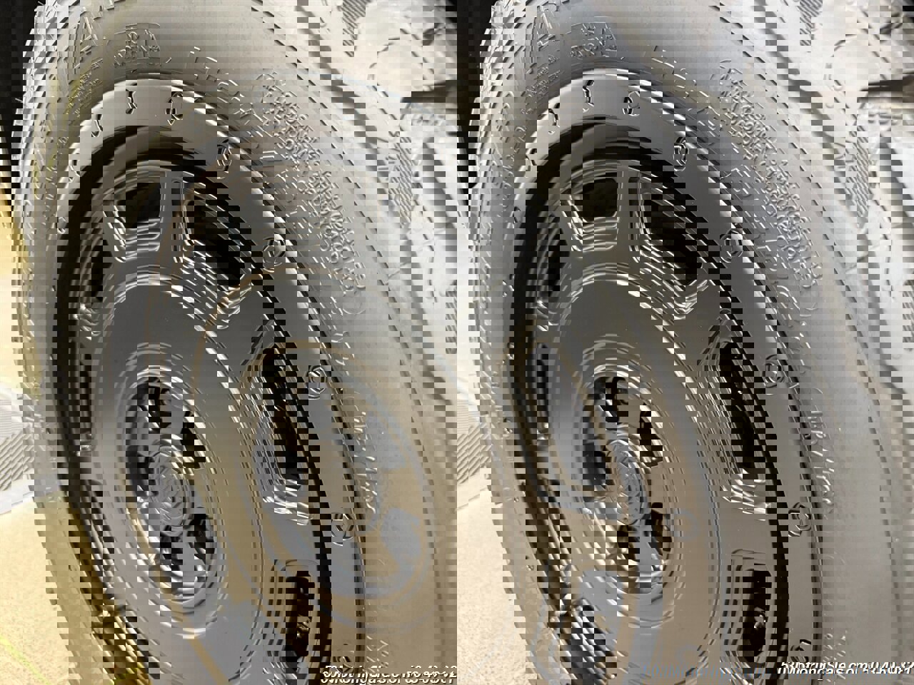 Used 2024 Land Rover Defender 90 V8 image 38