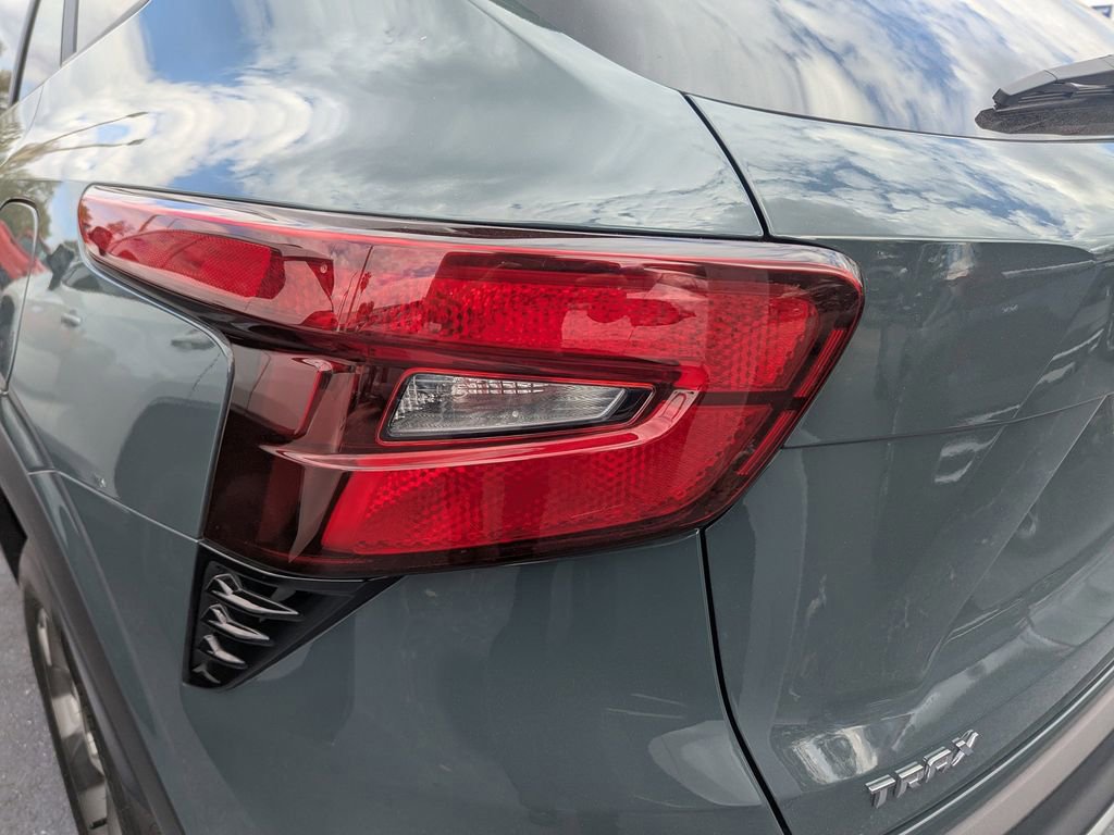 Used 2025 Chevrolet Trax LT image 6