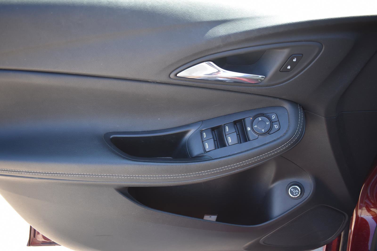 Used 2023 Buick Encore GX Select w/ Sport Touring Package FWD image 23
