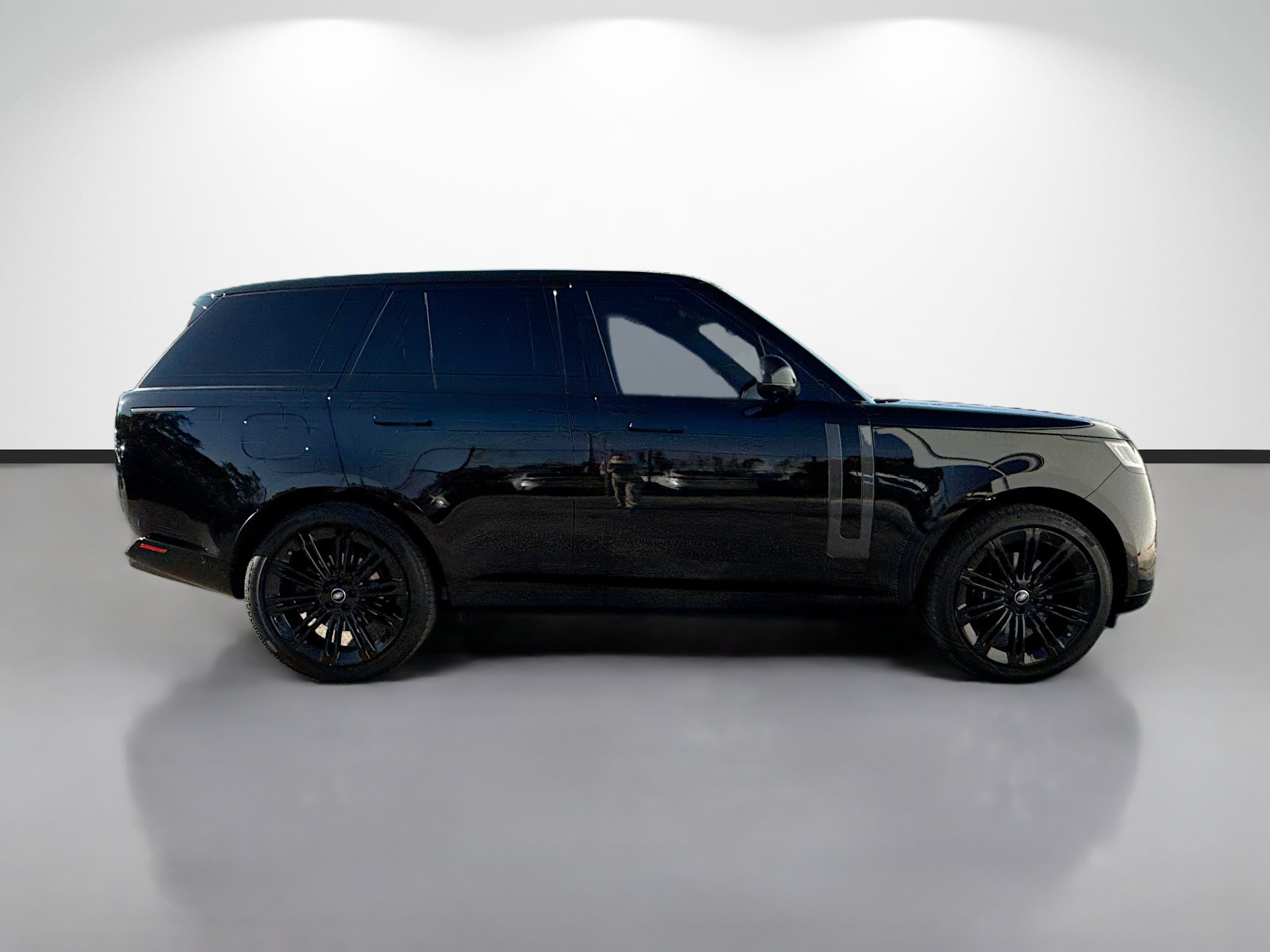 Used 2025 Land Rover Range Rover SE AWD/4WD image 6
