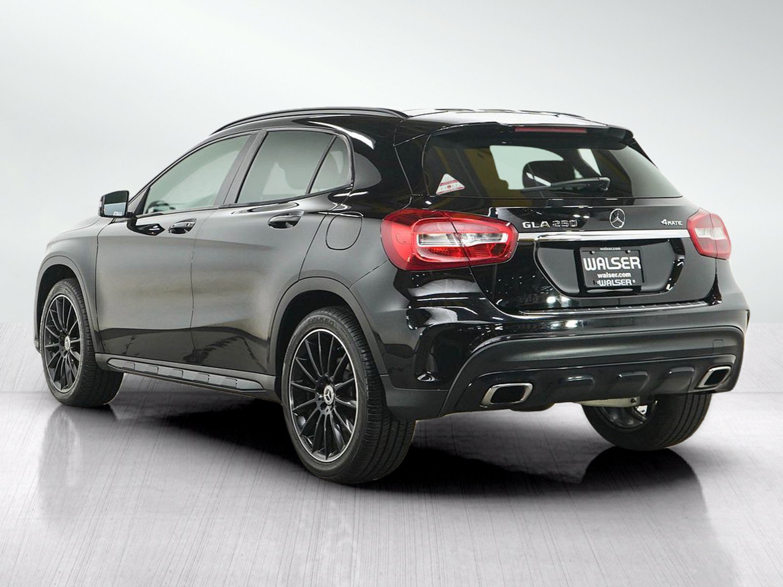 Used 2018 Mercedes-Benz GLA 250 4MATIC image 3