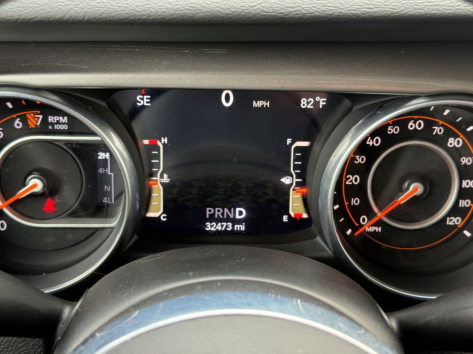 Used 2018 Jeep Wrangler Unlimited Sahara AWD/4WD image 17