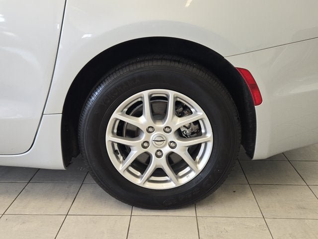 Used 2024 Chrysler Pacifica Touring-L FWD image 12