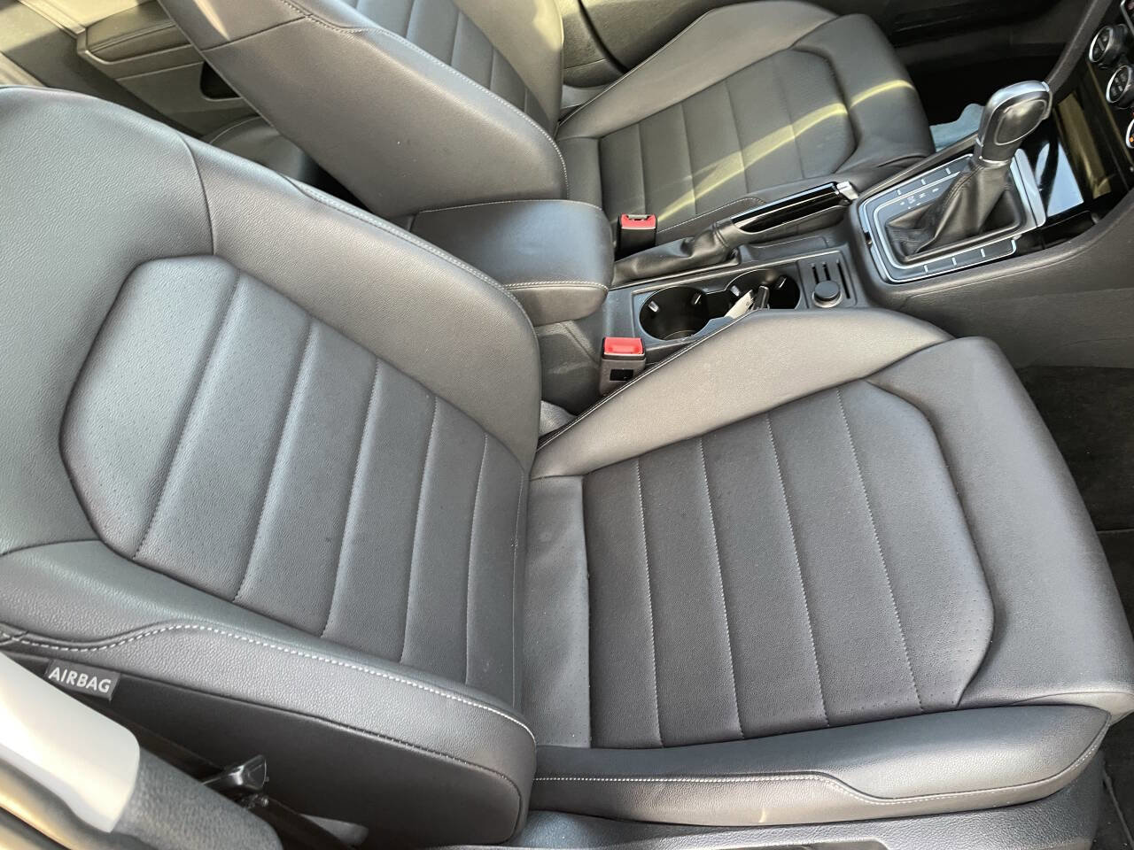 Used 2015 Volkswagen Golf SEL image 23