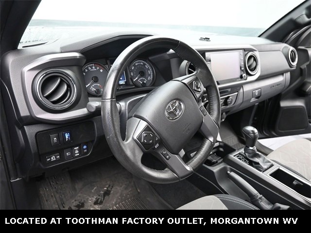 Used 2022 Toyota Tacoma TRD Off-Road image 12