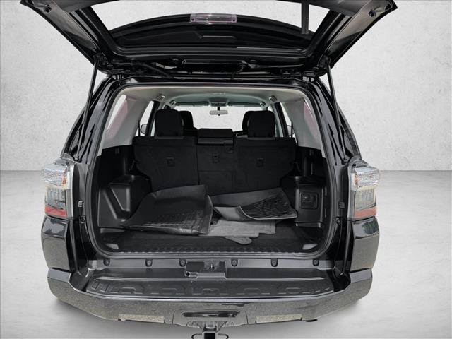 Used 2016 Toyota 4Runner SR5 AWD/4WD image 8