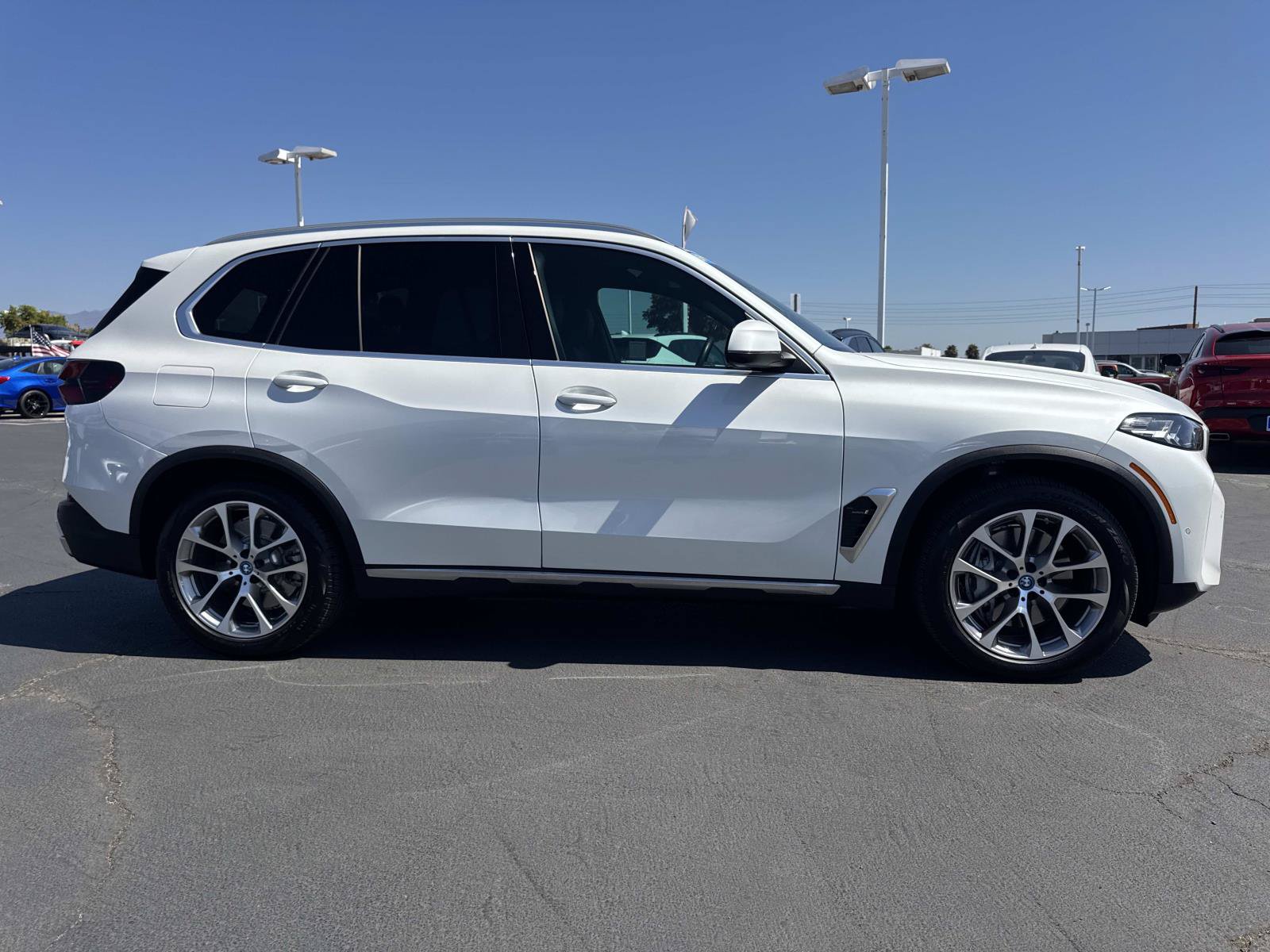 Used 2024 BMW X5 xDrive50e w/ Parking Assistance Package AWD/4WD image 6