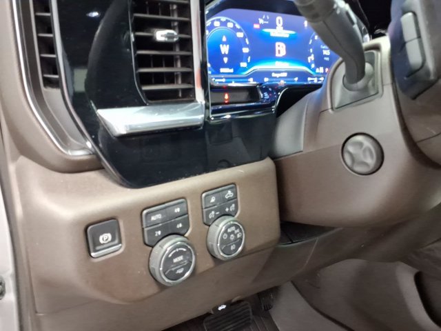 Used 2025 Chevrolet Silverado 1500 LTZ w/ LTZ Premium Package AWD/4WD image 19