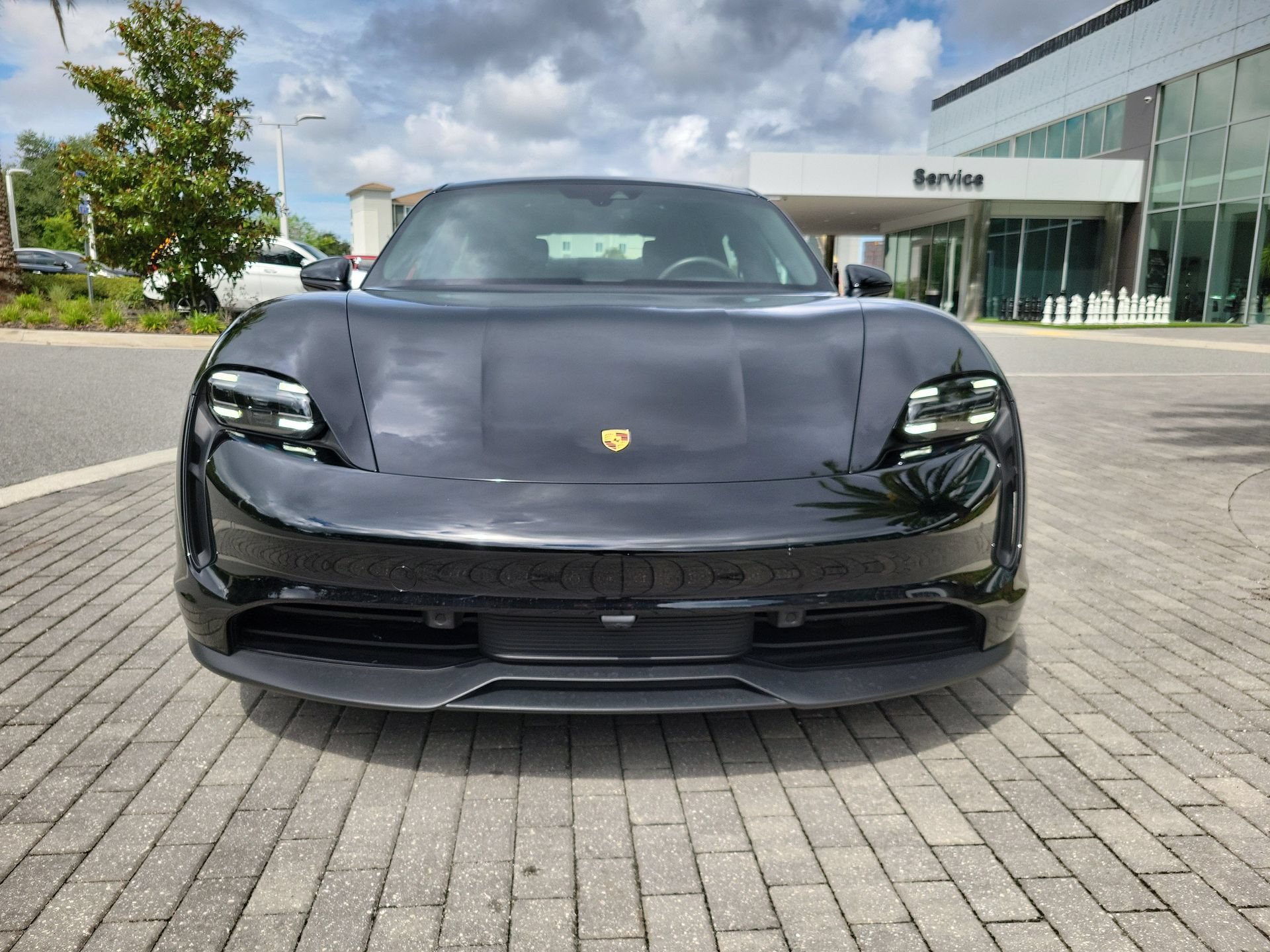 Used 2024 Porsche Taycan RWD image 9