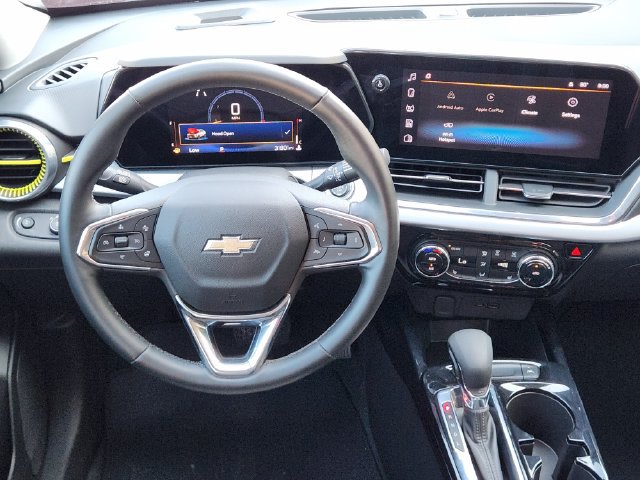Used 2024 Chevrolet Trax LT w/ Driver Confidence Package FWD image 26
