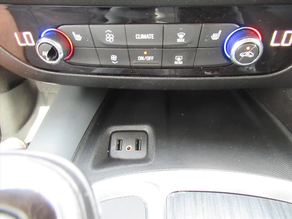 Used 2019 Buick Enclave Essence w/ LPO, Sport Appearance Package image 27