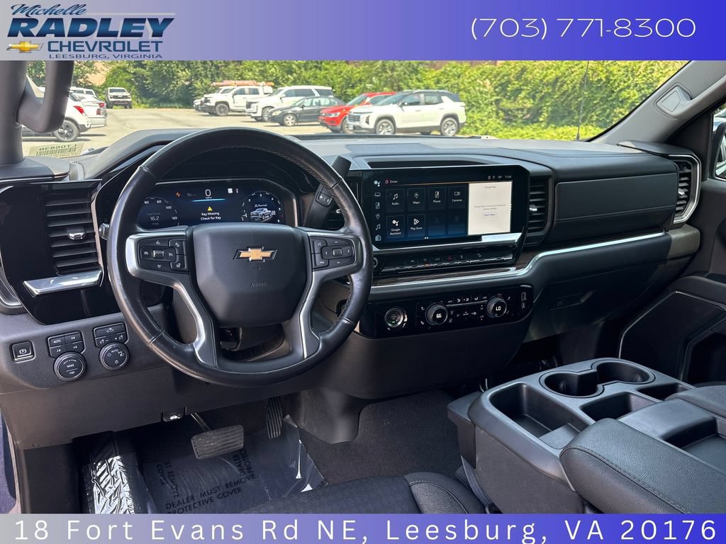 Used 2022 Chevrolet Silverado 1500 LT w/ Z71 Off-Road Package AWD/4WD image 15