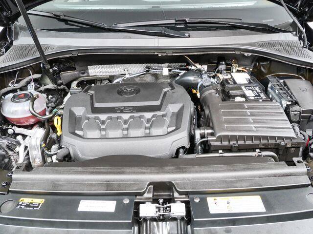 Used 2024 Volkswagen Tiguan SE R-Line FWD image 25