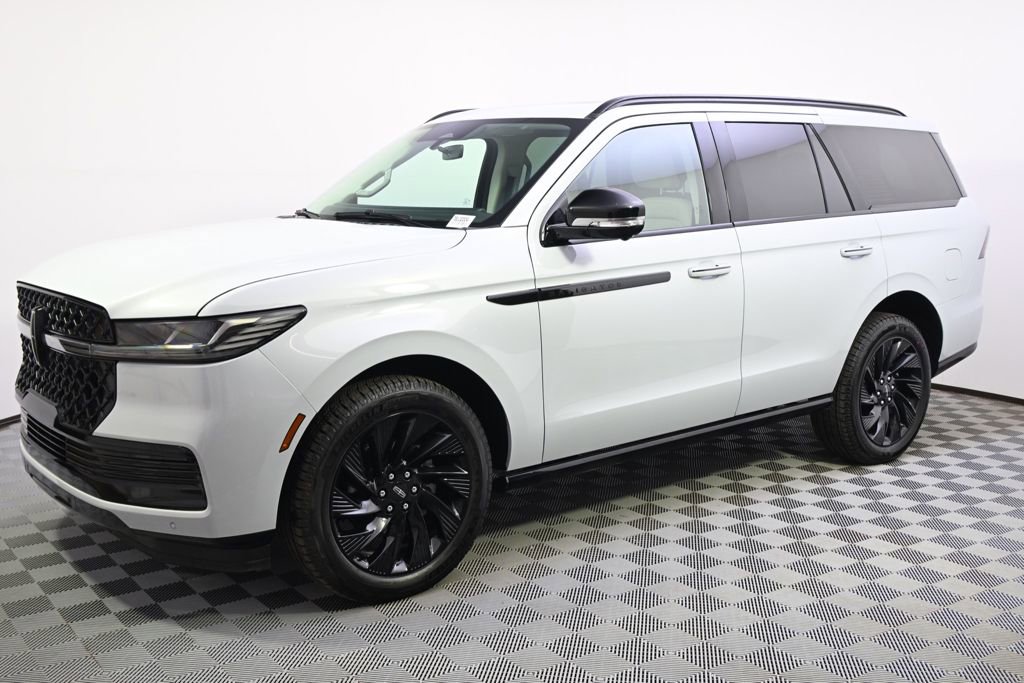 New 2026 Lincoln Navigator Reserve w/ Jet Appearance Package AWD/4WD image 2