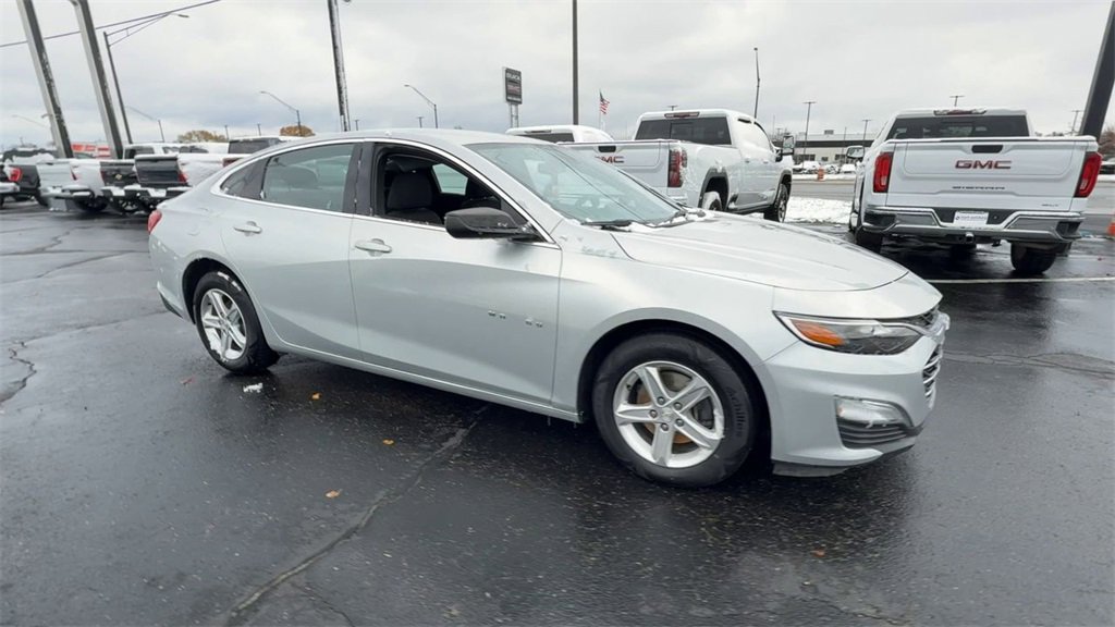 Used 2021 Chevrolet Malibu LS image 2
