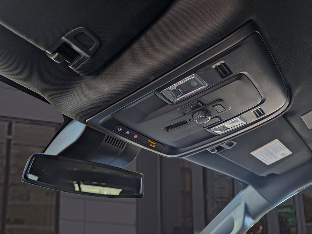 Used 2025 GMC Yukon Denali image 35