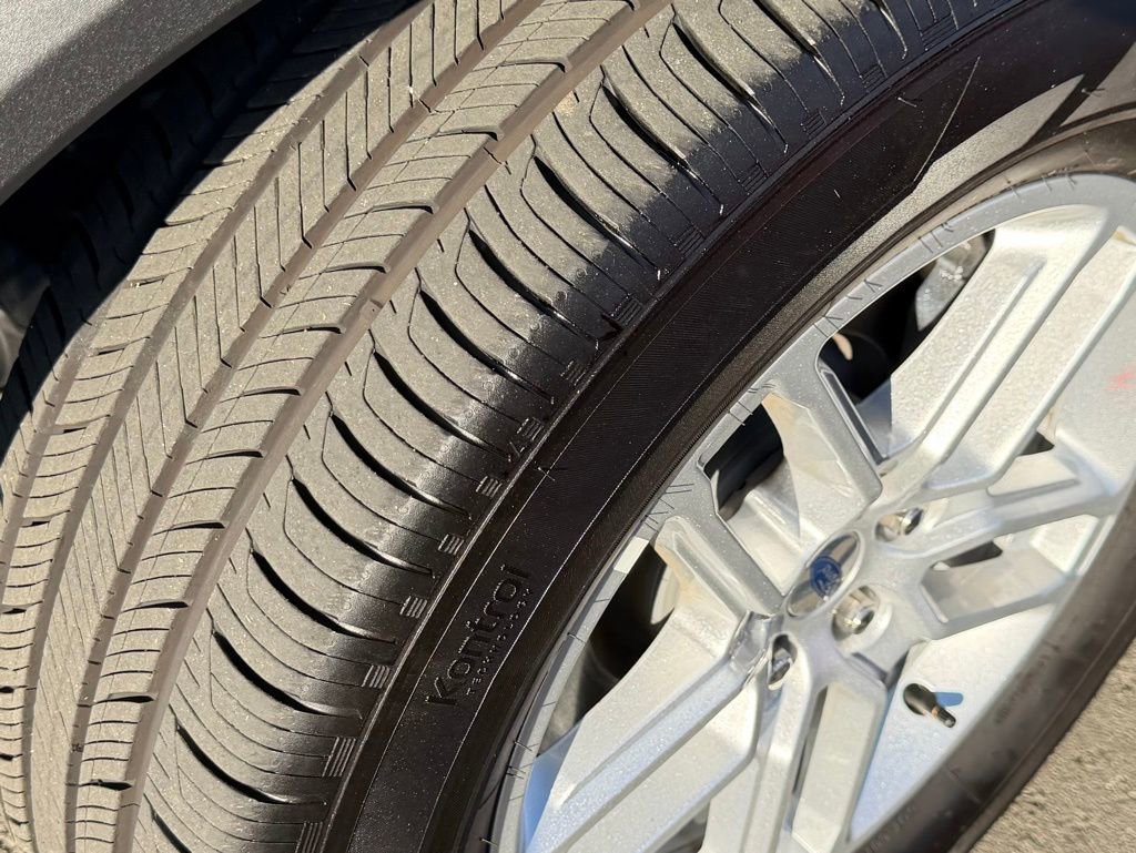 Used 2025 Ford Explorer Active image 13