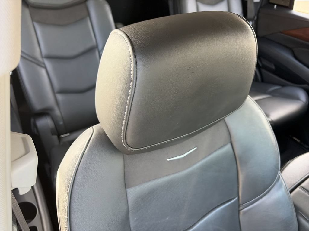 Used 2017 Cadillac Escalade Premium Luxury AWD/4WD image 26