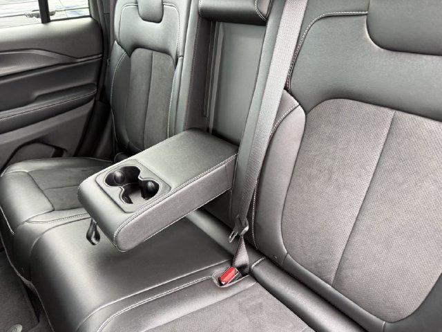 Used 2024 Jeep Grand Cherokee Altitude AWD/4WD image 14