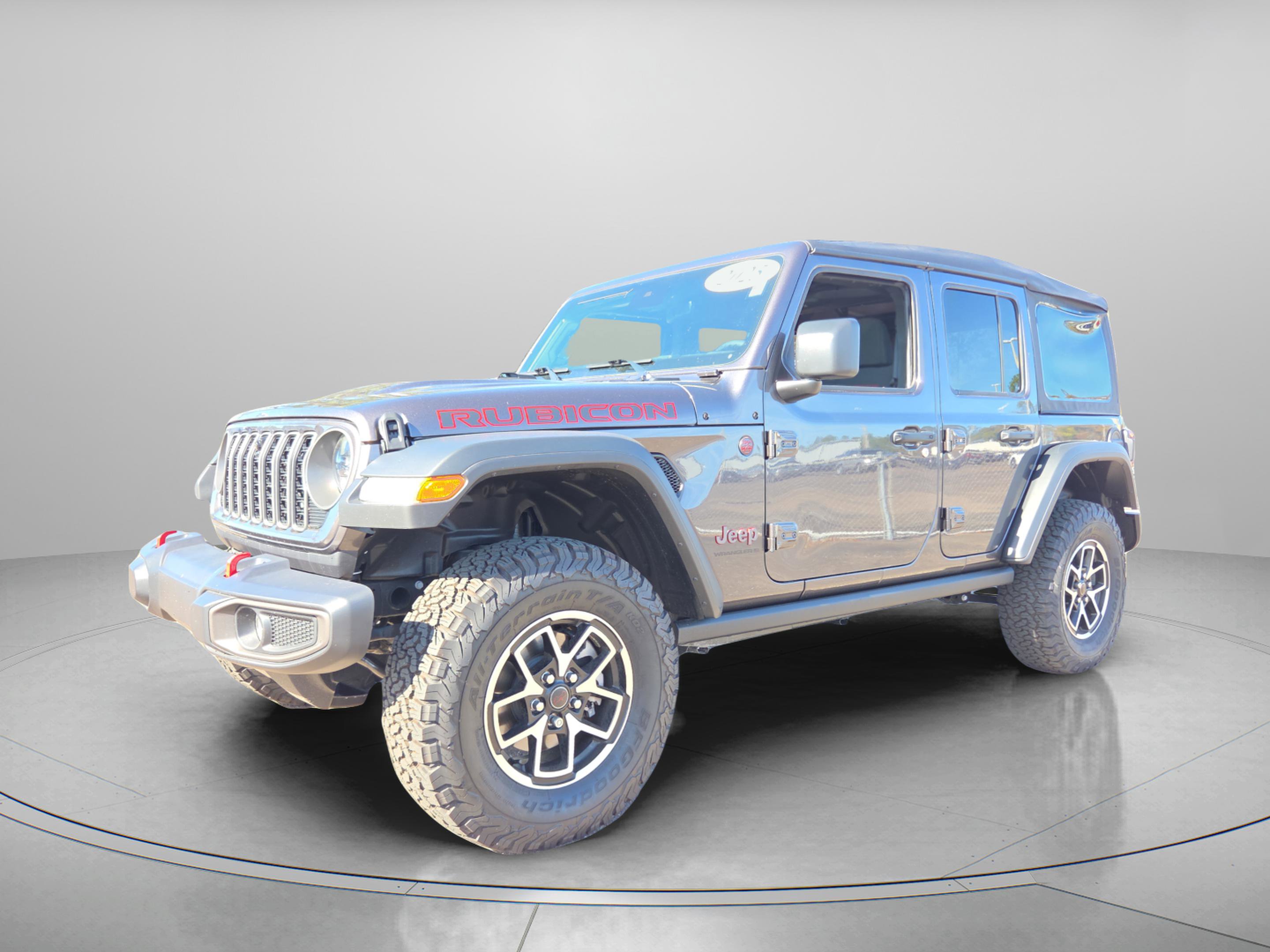 Used 2025 Jeep Wrangler Unlimited Rubicon w/ Technology Group image 2