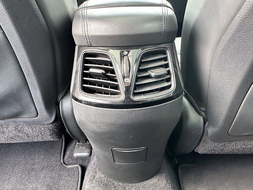 Used 2012 Hyundai Azera w/ Technology Pkg image 11