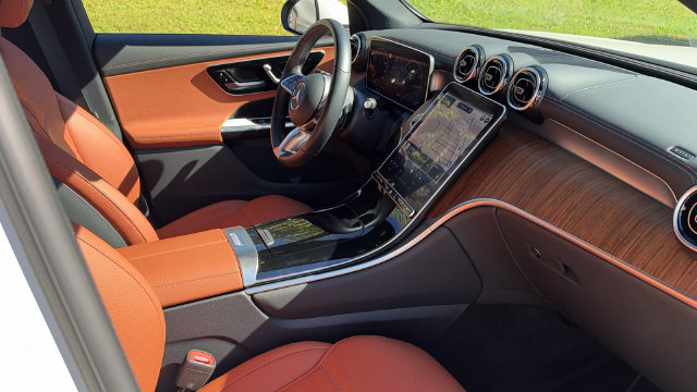 Certified 2023 Mercedes-Benz GLC 300 4MATIC image 13