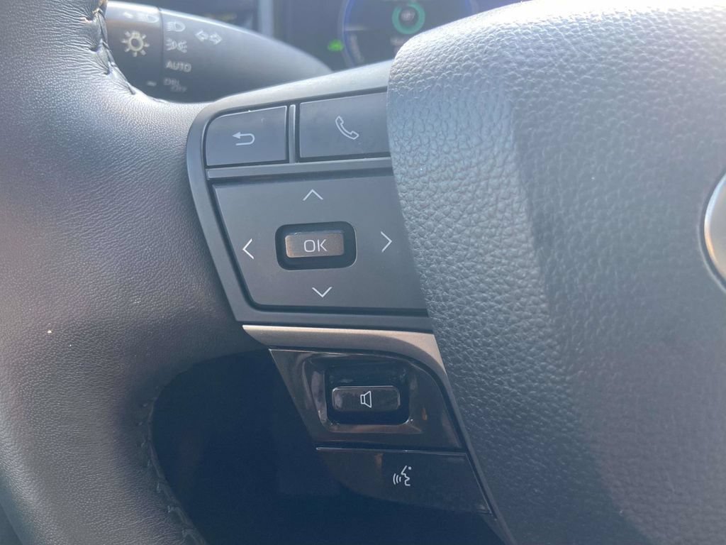 Used 2025 Toyota Camry XSE FWD image 23
