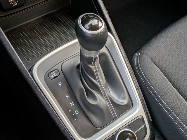 Used 2025 Hyundai Venue SEL image 26