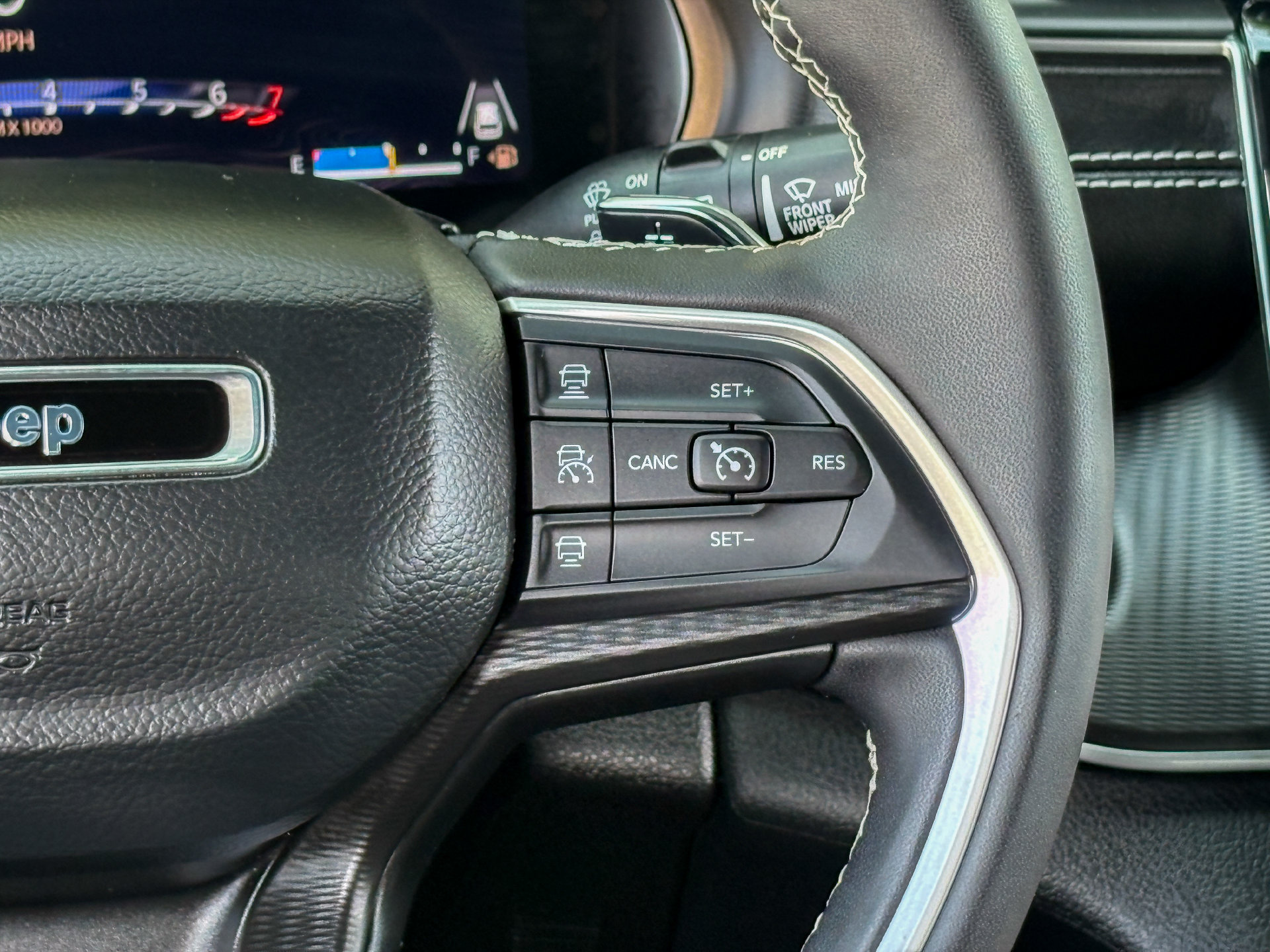 Used 2023 Jeep Grand Cherokee Altitude AWD/4WD image 15