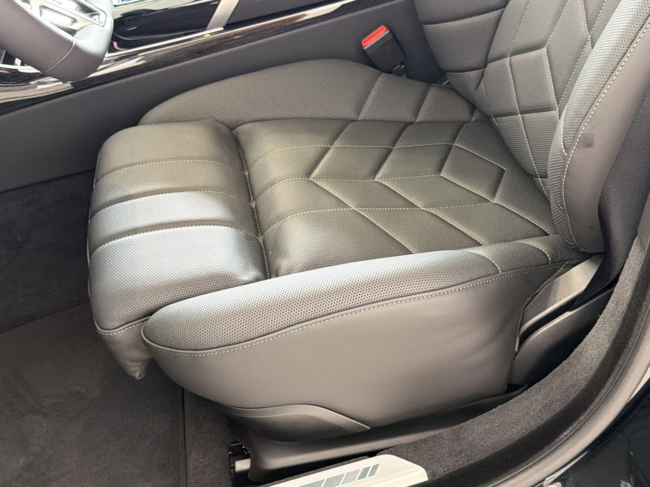 New 2026 BMW i7 xDrive60 AWD/4WD image 14