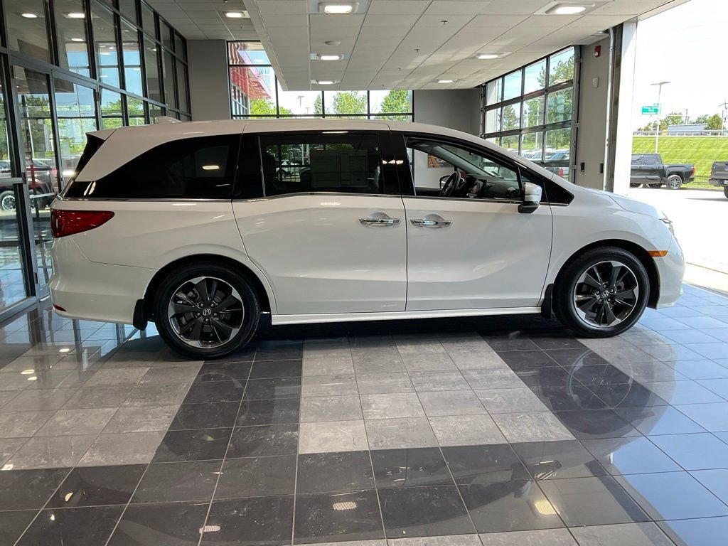 Used 2024 Honda Odyssey Elite image 6