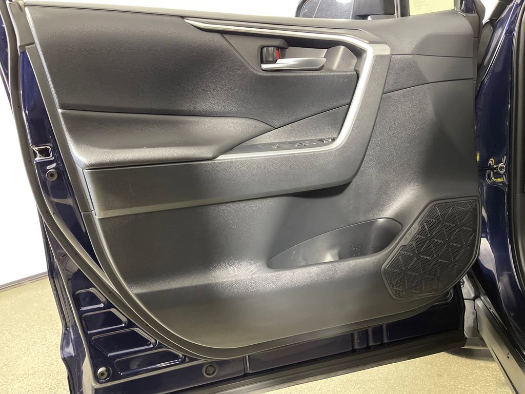 Certified 2019 Toyota RAV4 XLE w/ All Weather Liner Package AWD/4WD image 17