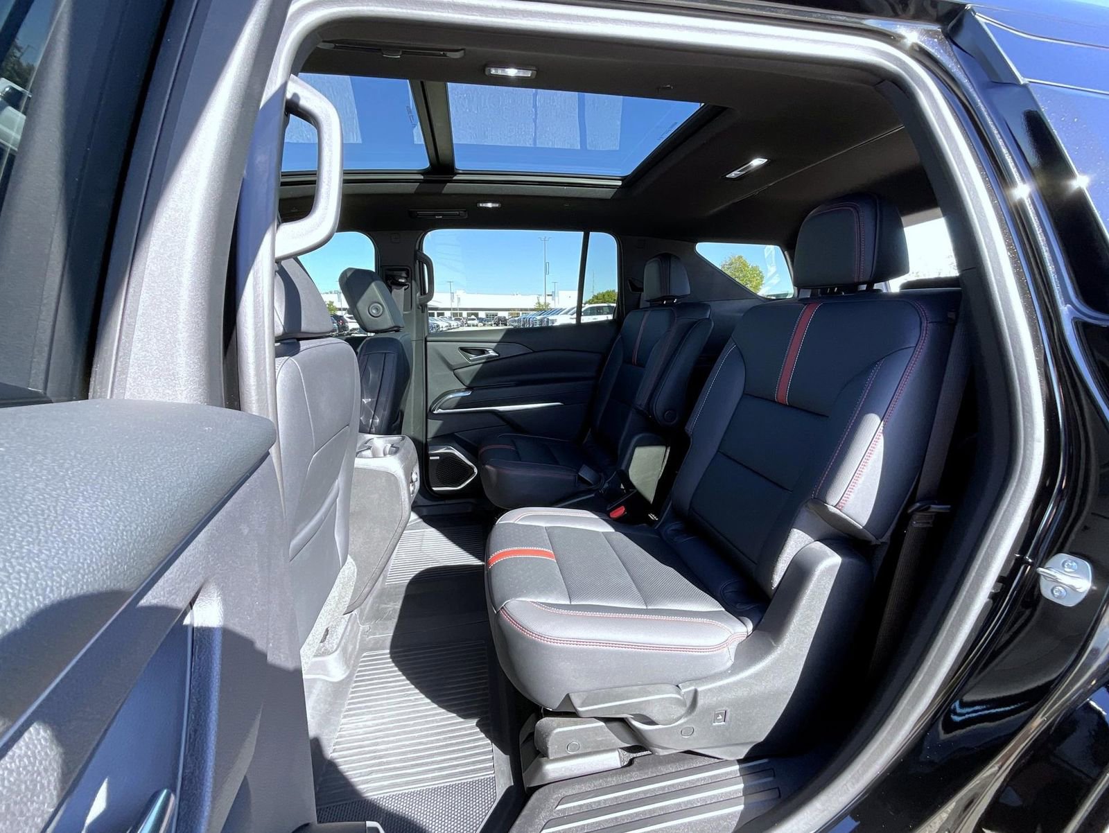 Certified 2024 Chevrolet Traverse RS w/ LPO, Floor Liner Package image 19