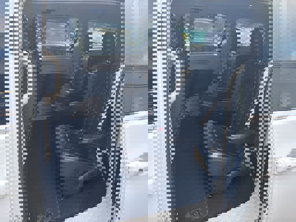 Used 2021 Chrysler Voyager Lxi image 31