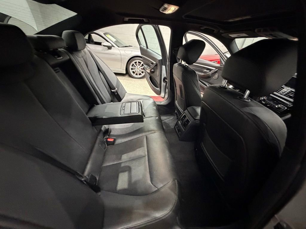Used 2017 BMW 340i xDrive Sedan AWD/4WD image 35