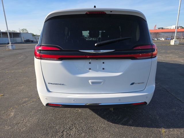 Used 2023 Chrysler Pacifica Limited image 7