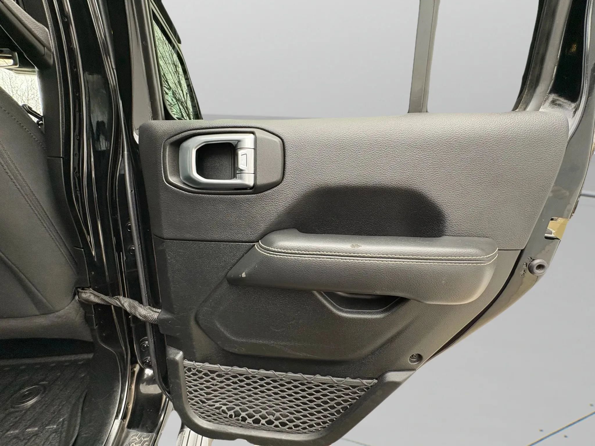 Used 2020 Jeep Gladiator Overland image 19