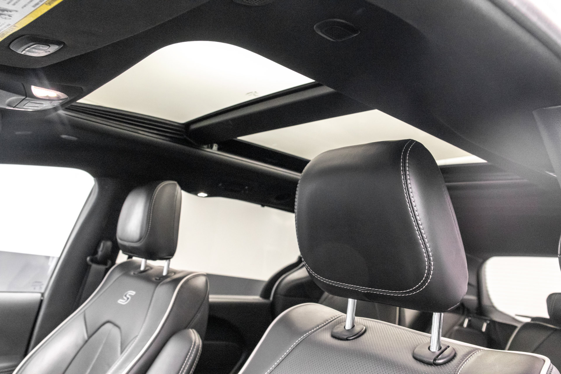 Used 2025 Chrysler Pacifica Limited FWD image 28