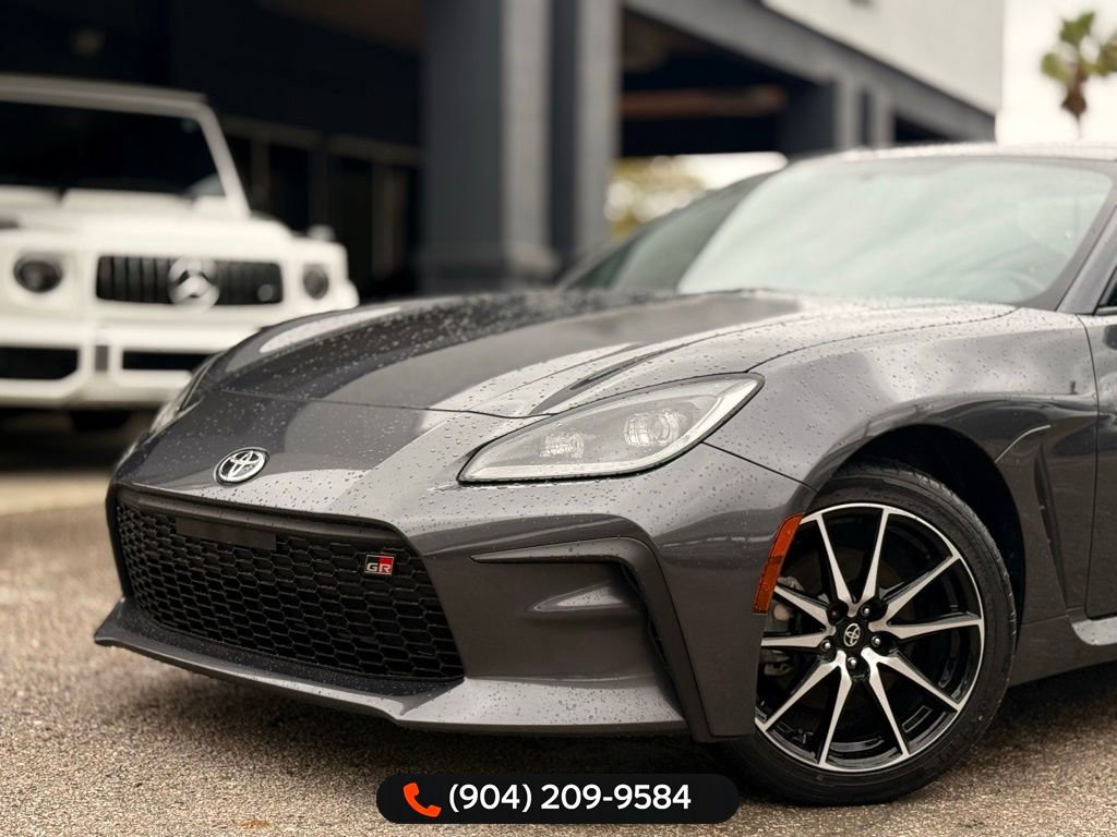 Used 2022 Toyota GR86 image 2