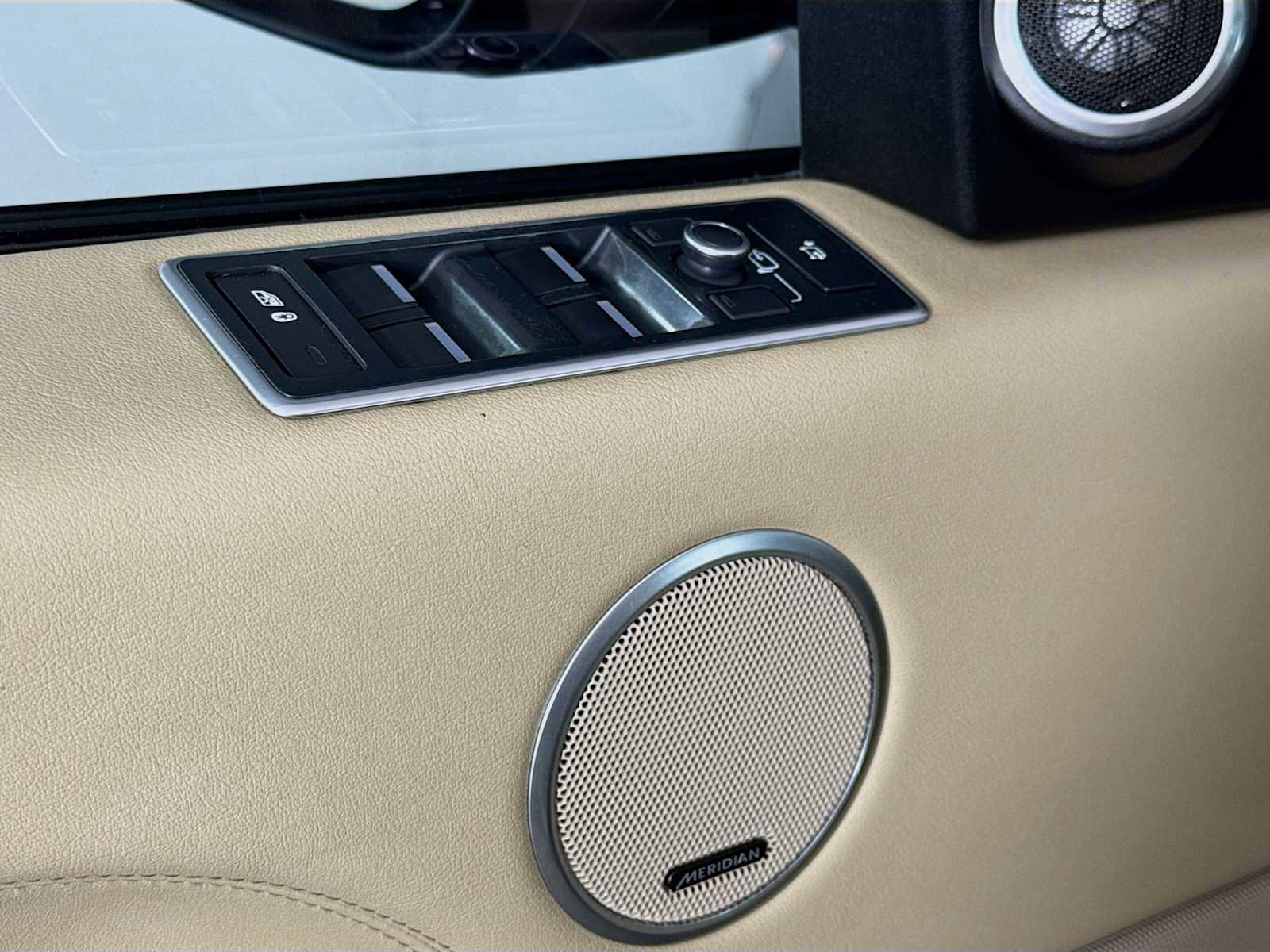 Used 2016 Land Rover Range Rover Supercharged image 19